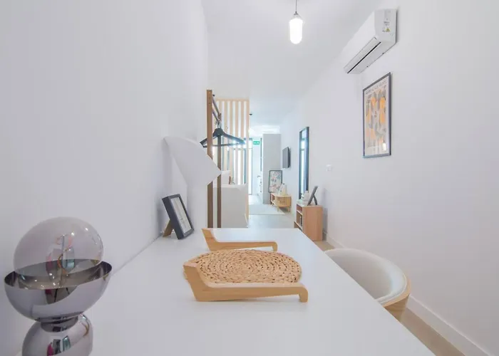 Nomad Viveros 01 * Валенсия